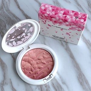 MAC High-Light Powder FLEUR REAL